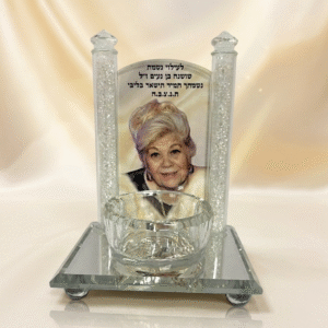 מעמד זיכרון לנר נשמה עם תמונה